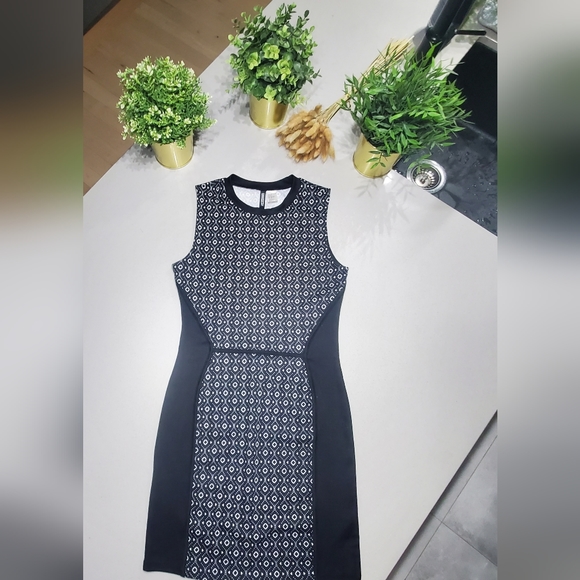 H&M Jolie robe classique de longueur midi - Picture 2 of 7